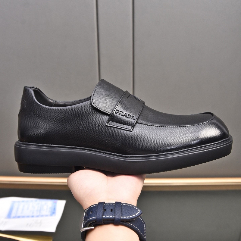 Pra*a leather shoes